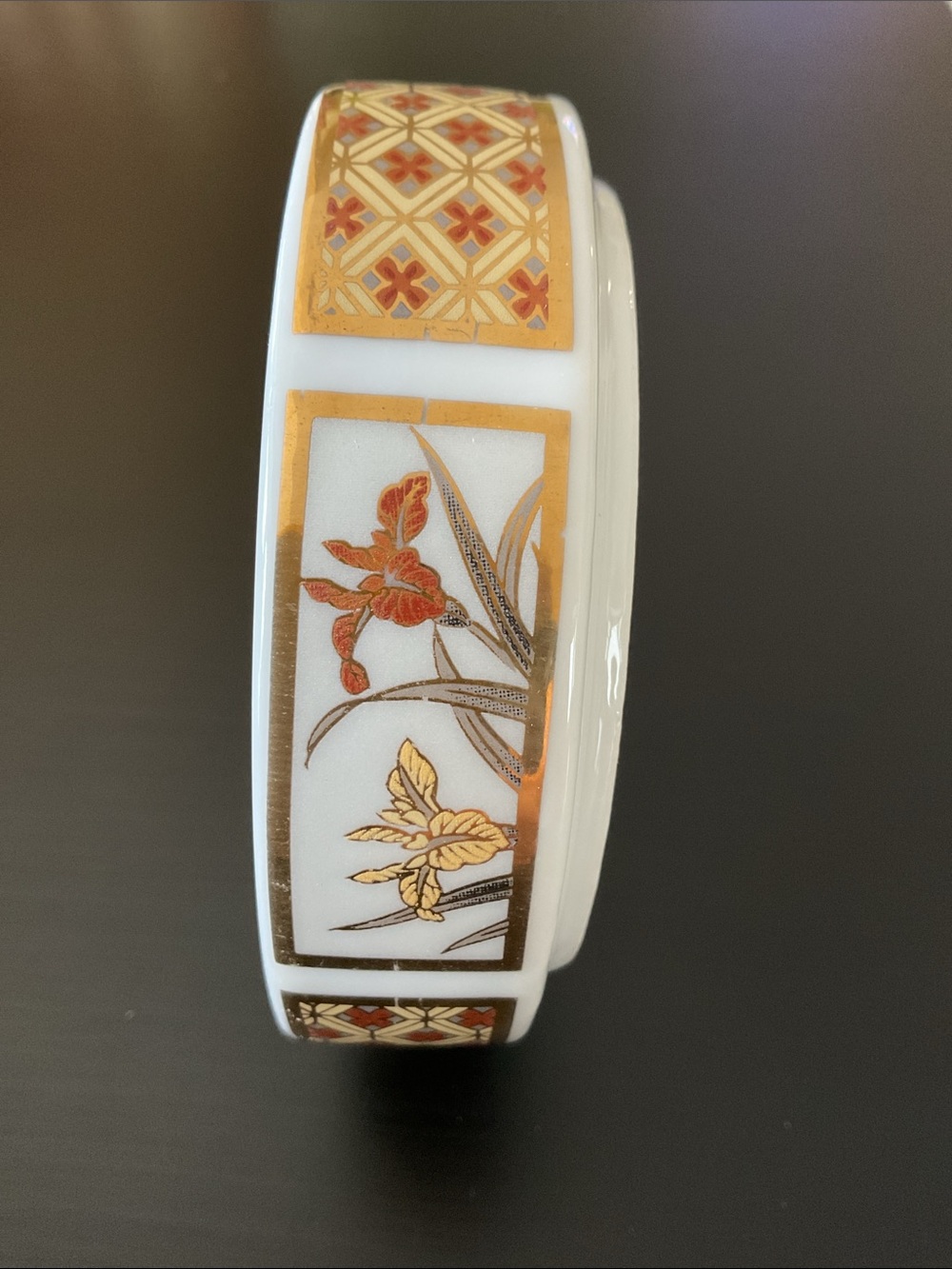 Vintage Japanese Floral Porcelain Ashtray with Gold Trim - Picture 4 of 5